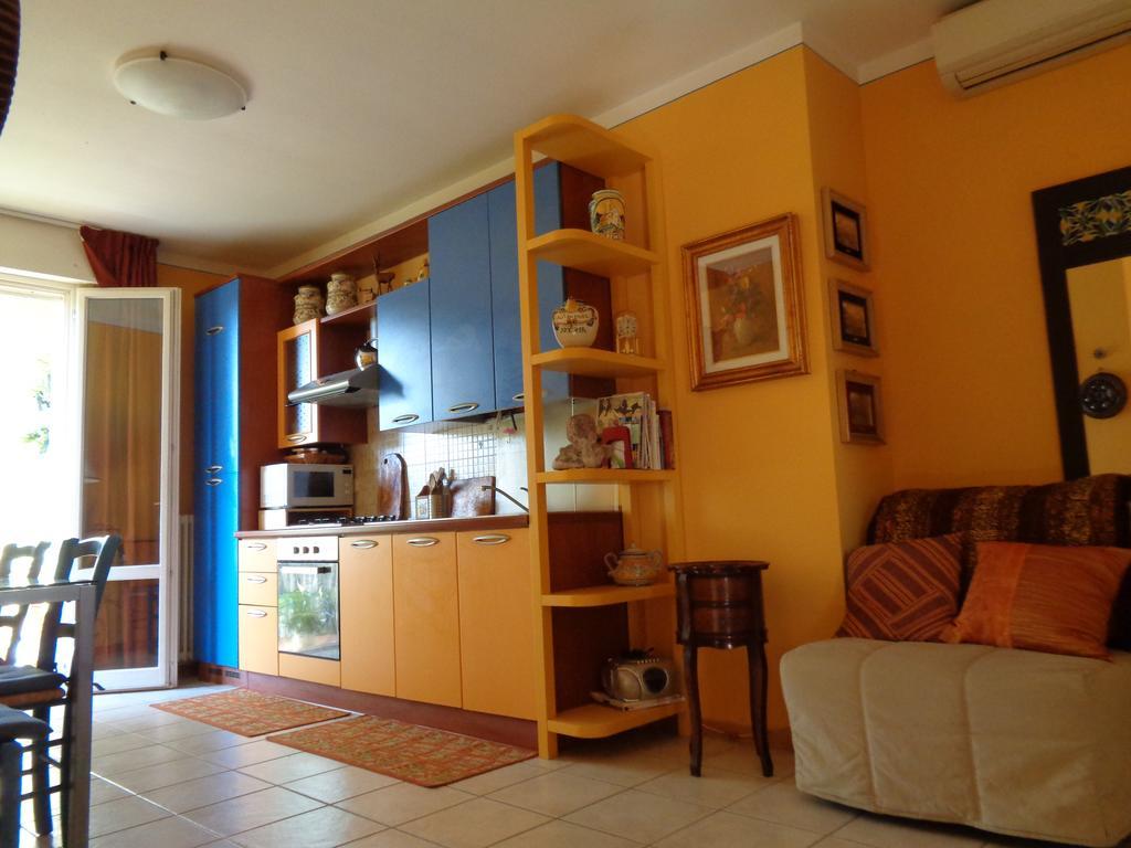 Liz Beth Apartment Лука Екстериор снимка